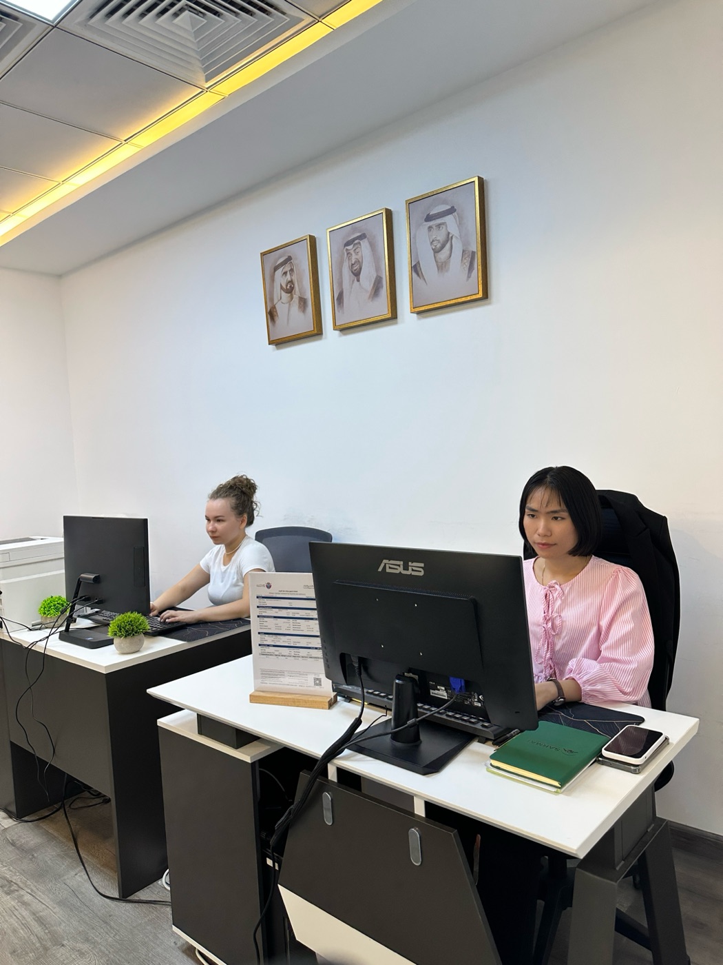 Команда Sarmat за работой в офисе
